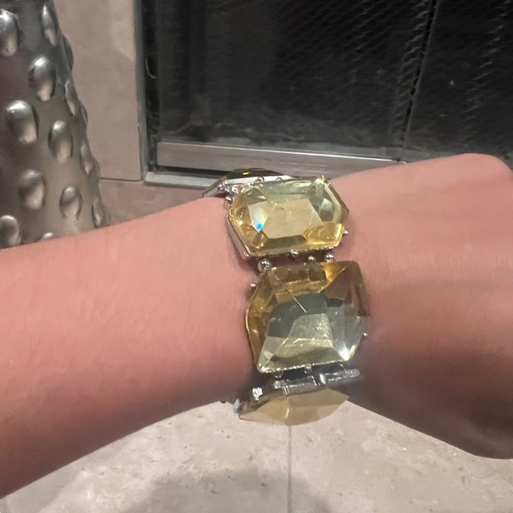 NWT Boutique Yellow Gemstone Bracelet - Picture 3 of 6